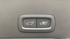 Volvo XC40 2.0 B3P Plus Black Edition 5dr Auto Petrol Estate